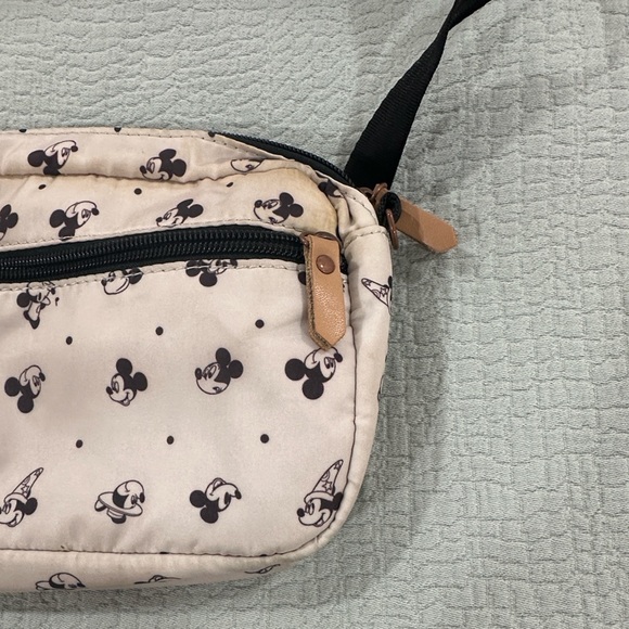 Petunia Pickle Bottom Cream and Black Fanny Pack/Crossbody Bag - Picture 4 of 8